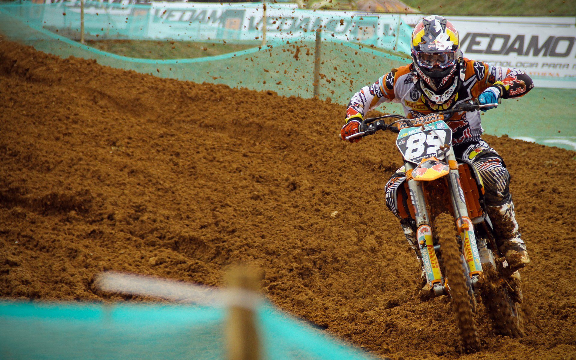 跨洋对决，快船拿下广东队，东契奇如何成为虚拟赛场的关键先生？